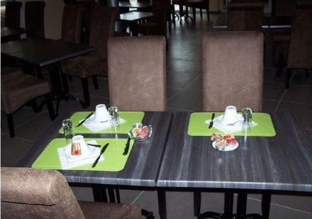 Hotel Le Richevaux Neufchâteau Kültér fotó
