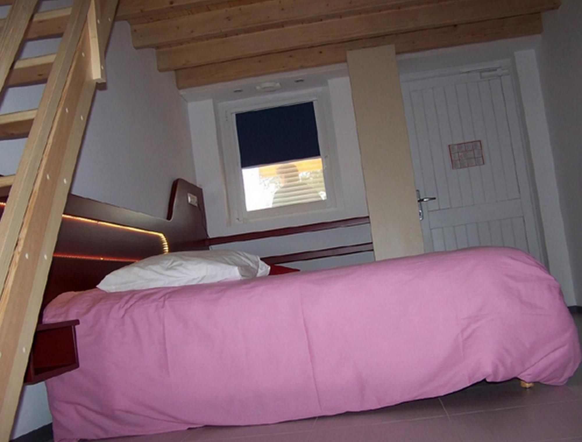 Hotel Le Richevaux Neufchâteau Kültér fotó