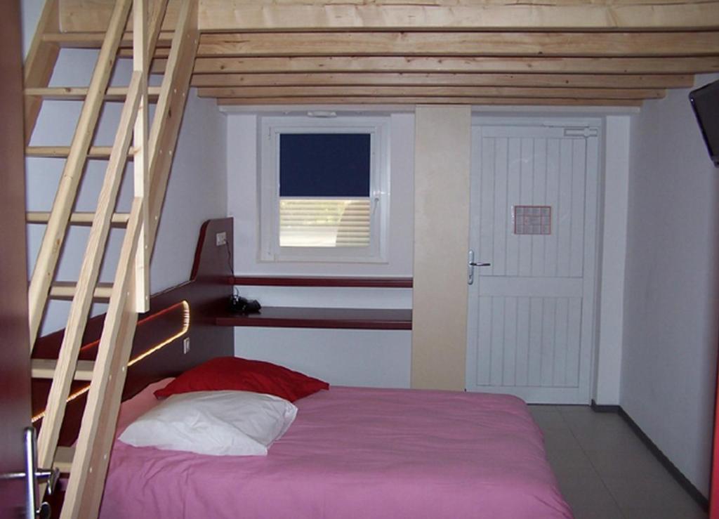 Hotel Le Richevaux Neufchâteau Kültér fotó